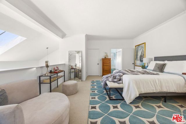 13331 Moorpark Street 318, Sherman Oaks, CA 91423