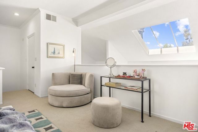 13331 Moorpark Street 318, Sherman Oaks, CA 91423