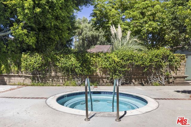 13331 Moorpark Street 318, Sherman Oaks, CA 91423