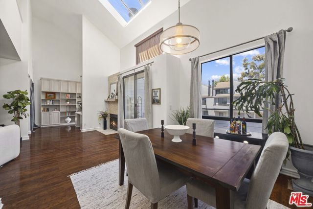 13331 Moorpark Street 318, Sherman Oaks, CA 91423