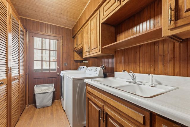 3645 W Surrey Lane, Fort Gratiot, MI 48059