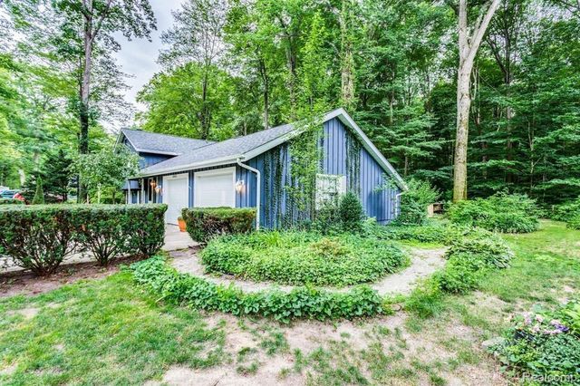 3645 W Surrey Lane, Fort Gratiot, MI 48059
