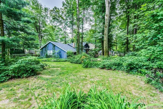 3645 W Surrey Lane, Fort Gratiot, MI 48059