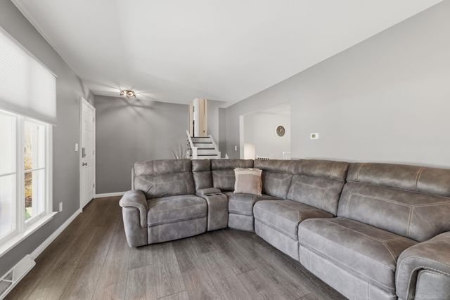 3645 W Surrey Lane, Fort Gratiot, MI 48059