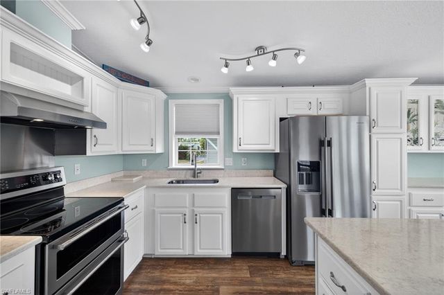 39 Channel LN, Fort Myers, FL 33905