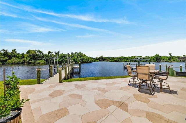 39 Channel LN, Fort Myers, FL 33905