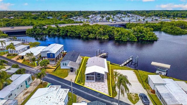 39 Channel LN, Fort Myers, FL 33905