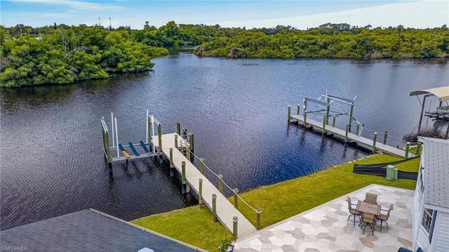 39 Channel LN, Fort Myers, FL 33905