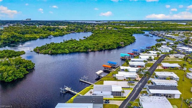 39 Channel LN, Fort Myers, FL 33905