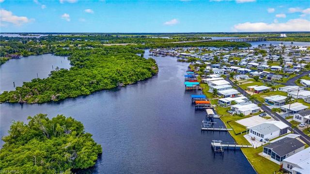 39 Channel LN, Fort Myers, FL 33905