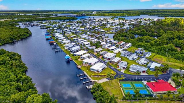 39 Channel LN, Fort Myers, FL 33905