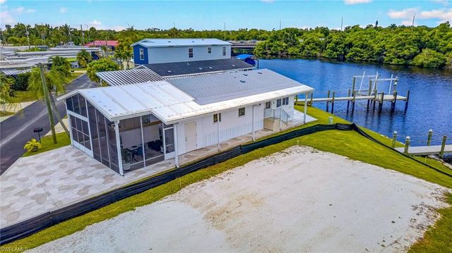 39 Channel LN, Fort Myers, FL 33905