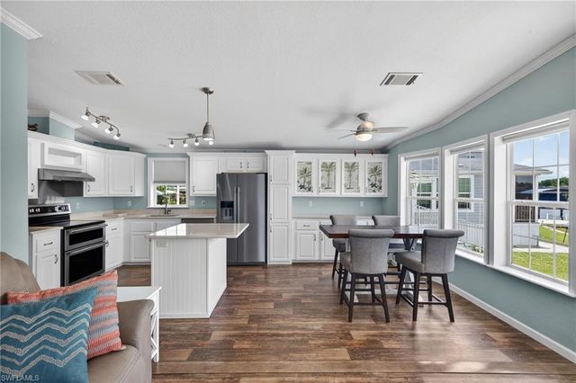 39 Channel LN, Fort Myers, FL 33905