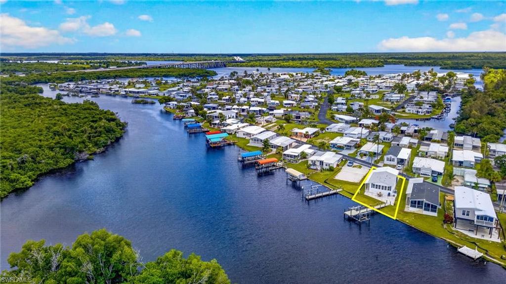 39 Channel LN, Fort Myers, FL 33905