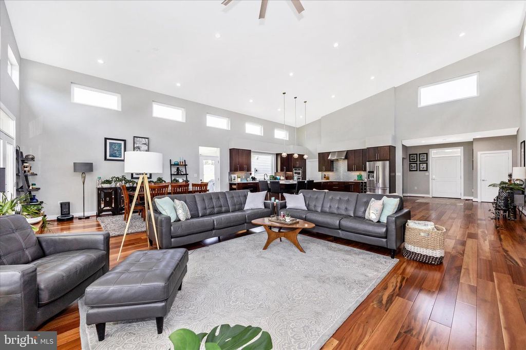 Image 9 of property listing at 4110 WESTON DR, Knoxville, MD 21758