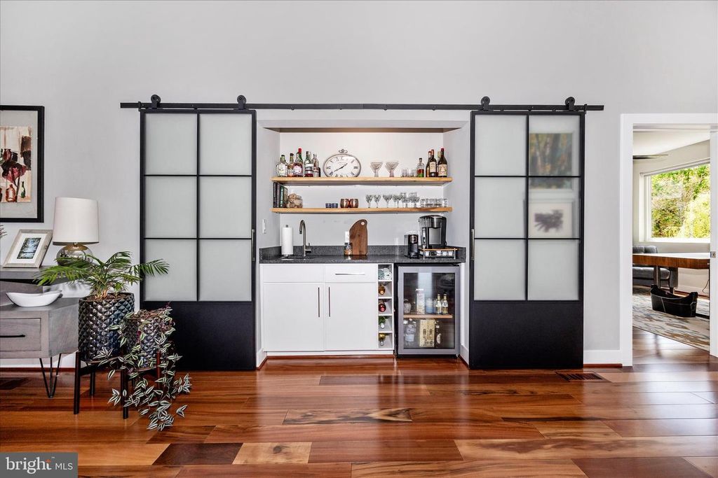 Image 21 of property listing at 4110 WESTON DR, Knoxville, MD 21758