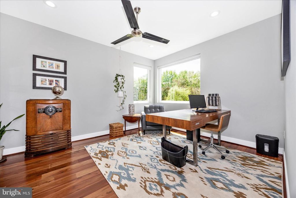 Image 22 of property listing at 4110 WESTON DR, Knoxville, MD 21758