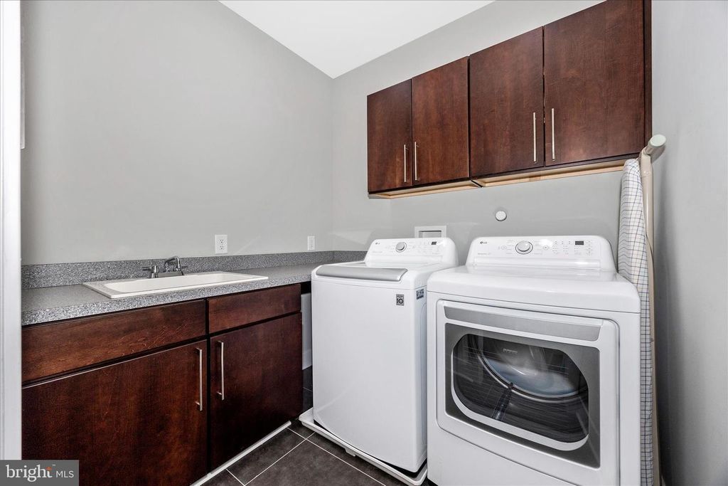 Image 23 of property listing at 4110 WESTON DR, Knoxville, MD 21758