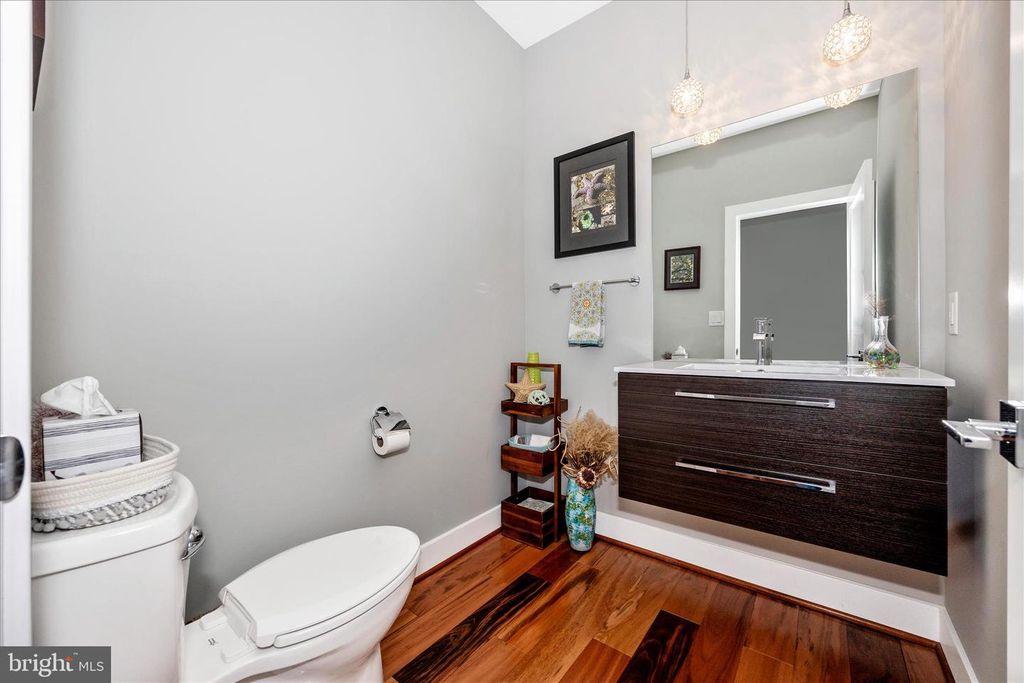 Image 24 of property listing at 4110 WESTON DR, Knoxville, MD 21758