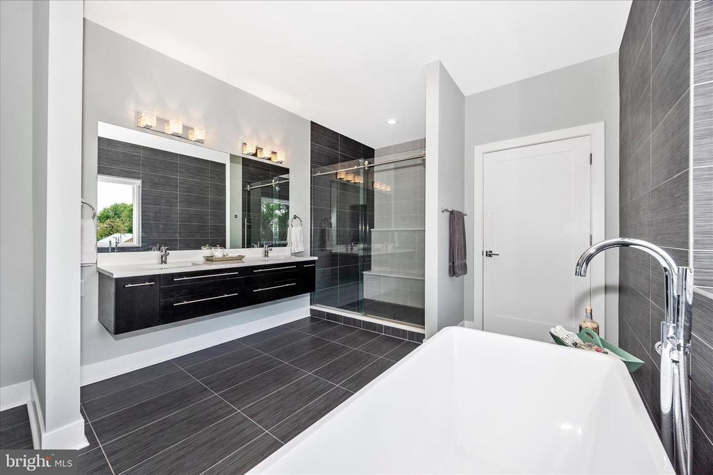 Image 30 of property listing at 4110 WESTON DR, Knoxville, MD 21758