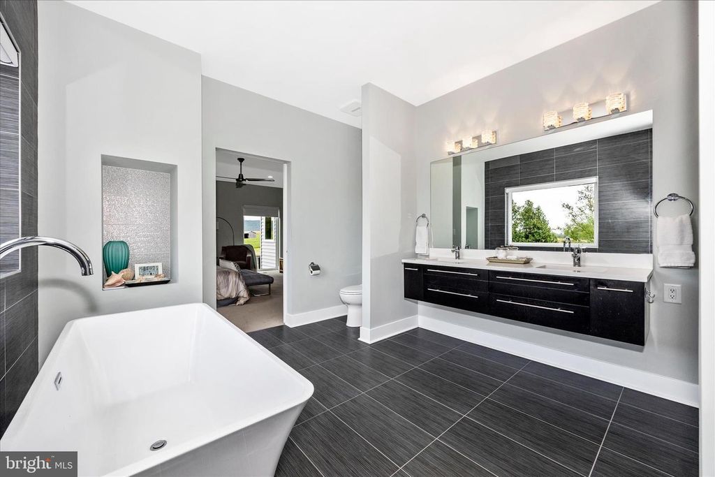 Image 31 of property listing at 4110 WESTON DR, Knoxville, MD 21758