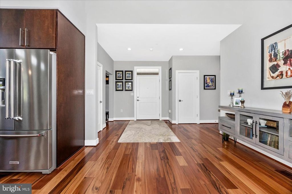 Image 4 of property listing at 4110 WESTON DR, Knoxville, MD 21758