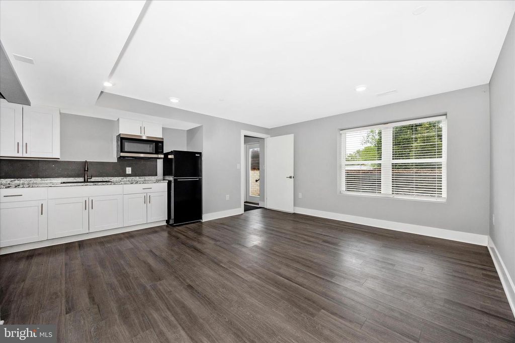 Image 40 of property listing at 4110 WESTON DR, Knoxville, MD 21758