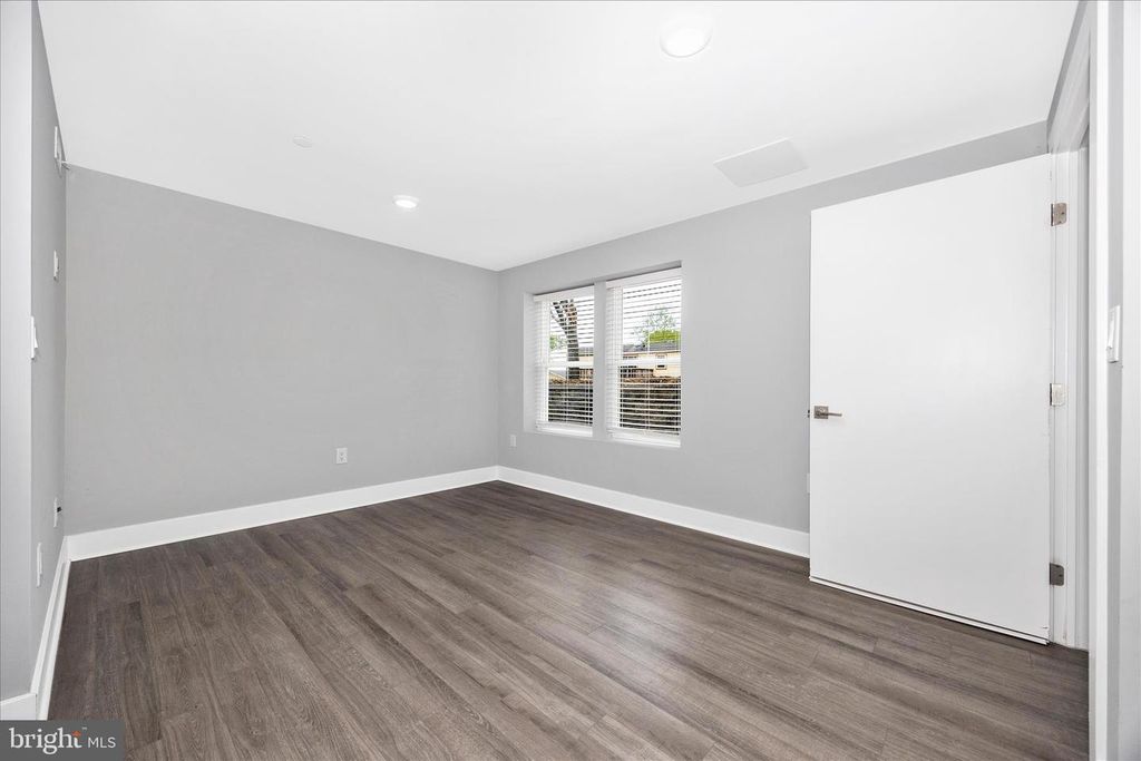 Image 47 of property listing at 4110 WESTON DR, Knoxville, MD 21758