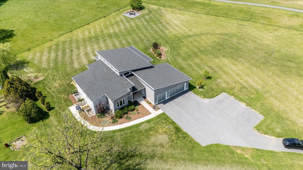 Image 79 of property listing at 4110 WESTON DR, Knoxville, MD 21758