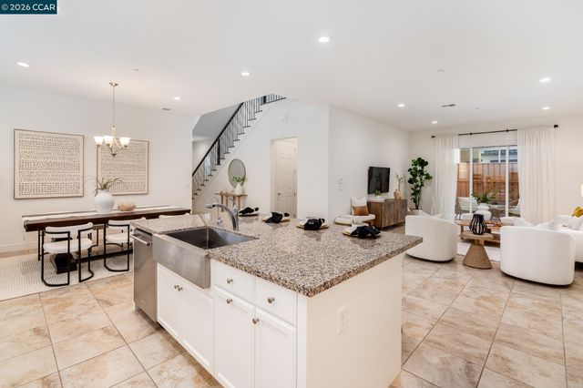 748 Roseum Ct, San Ramon, CA 94582