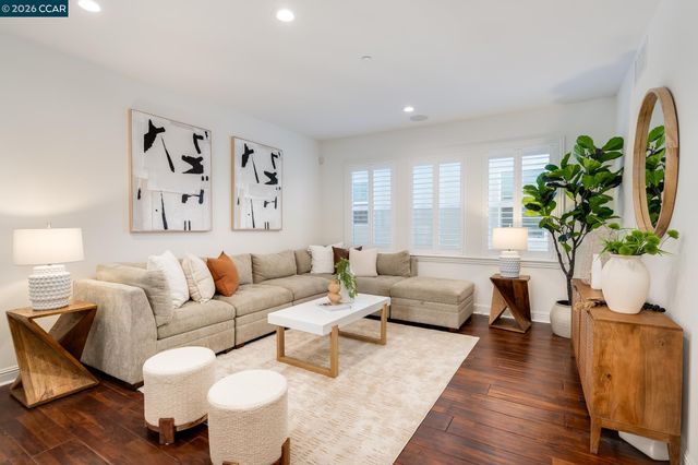 748 Roseum Ct, San Ramon, CA 94582