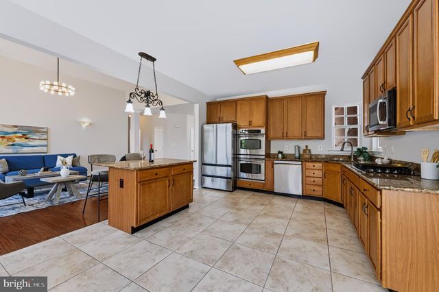 1437 CRANLEIGH LN, Williamstown, NJ 08094