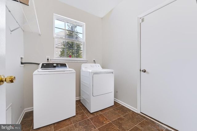 1437 CRANLEIGH LN, Williamstown, NJ 08094