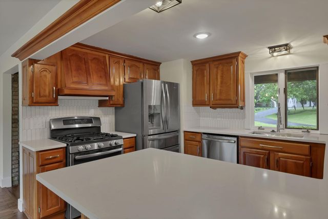 225 Edwards Road, Johnstown, OH 43031
