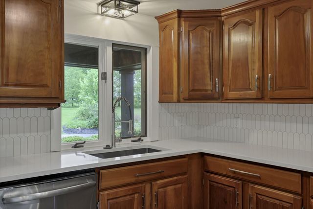 225 Edwards Road, Johnstown, OH 43031