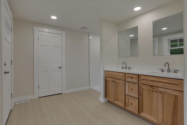 225 Edwards Road, Johnstown, OH 43031