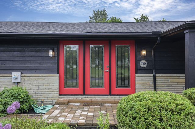 225 Edwards Road, Johnstown, OH 43031