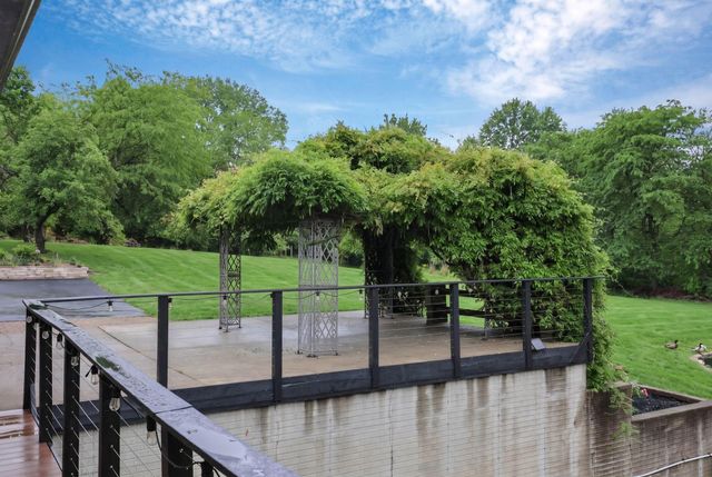 225 Edwards Road, Johnstown, OH 43031