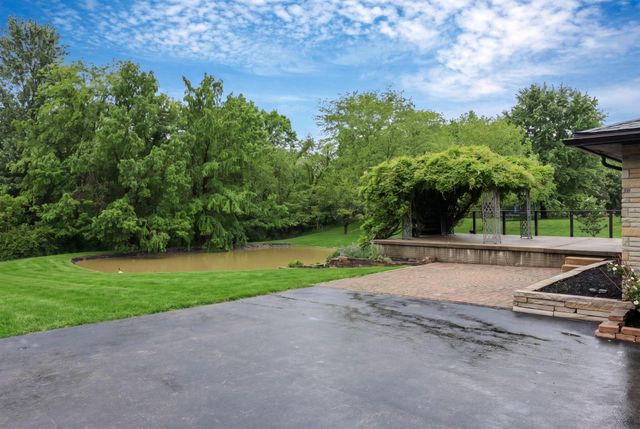 225 Edwards Road, Johnstown, OH 43031