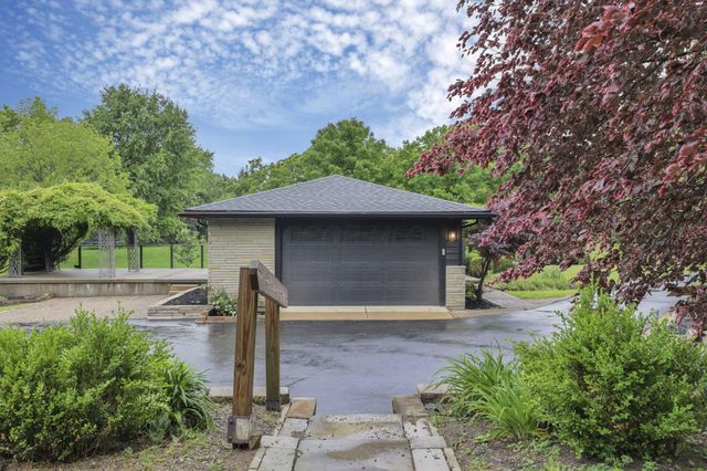 225 Edwards Road, Johnstown, OH 43031
