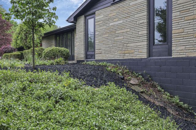 225 Edwards Road, Johnstown, OH 43031