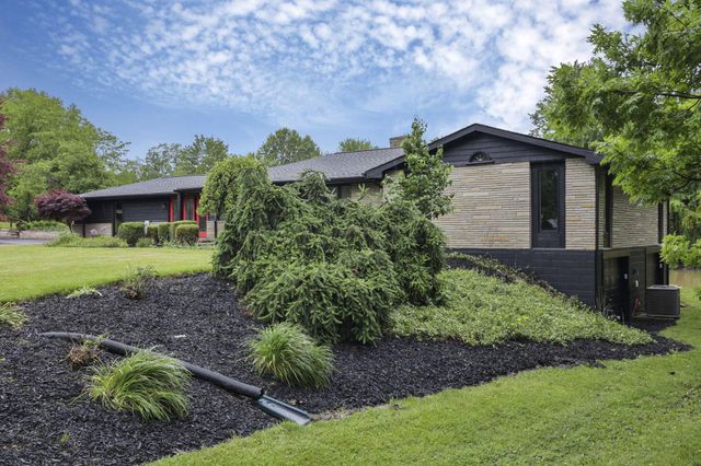 225 Edwards Road, Johnstown, OH 43031
