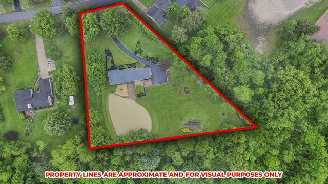 225 Edwards Road, Johnstown, OH 43031