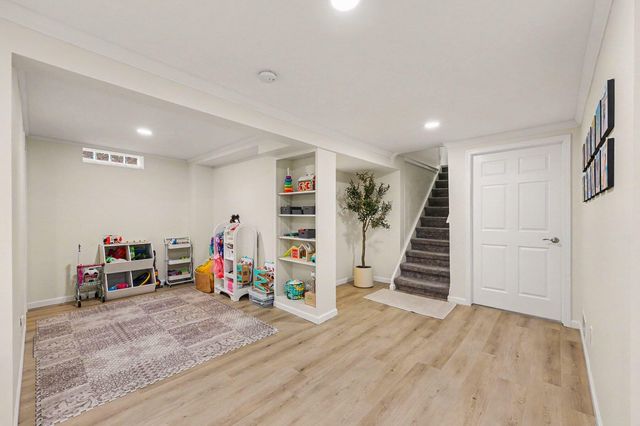 2182 Anita Avenue Avenue, Grosse Pointe Woods, MI 48236