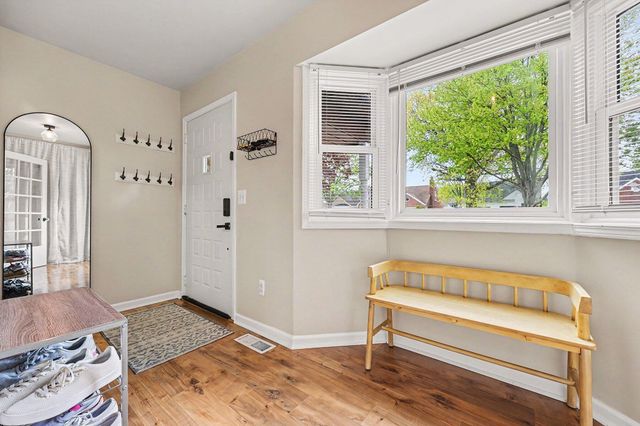 2182 Anita Avenue Avenue, Grosse Pointe Woods, MI 48236