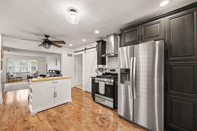 2182 Anita Avenue Avenue, Grosse Pointe Woods, MI 48236
