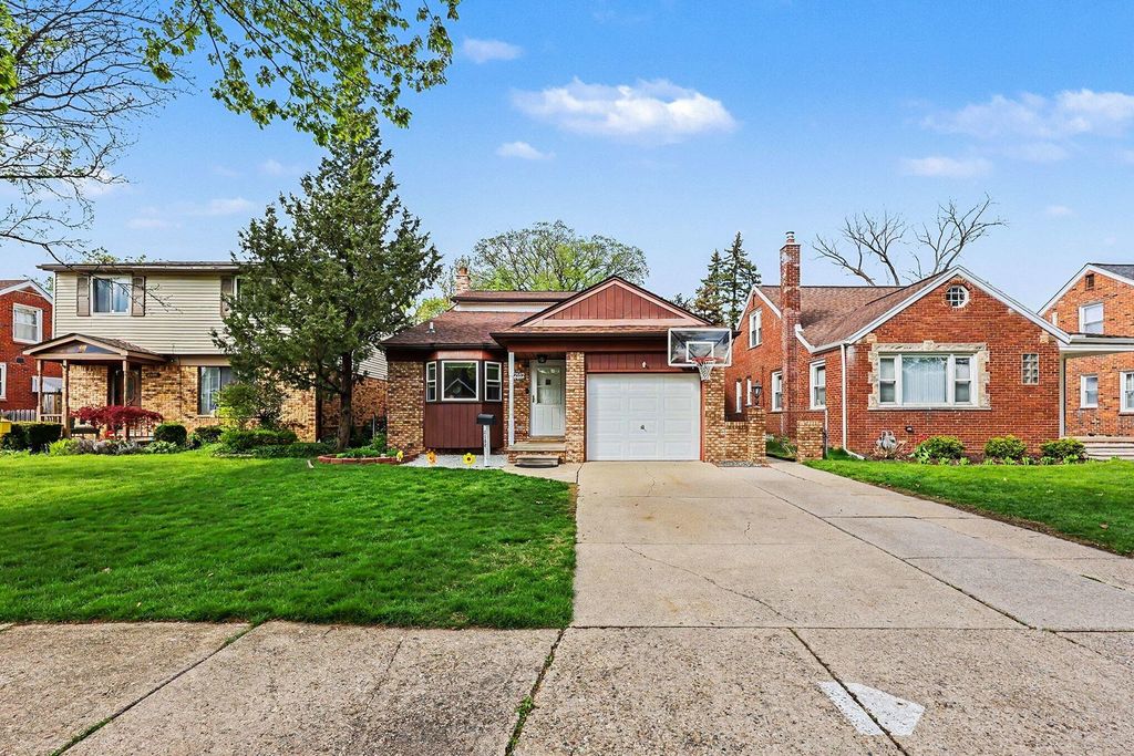 2182 Anita Avenue Avenue, Grosse Pointe Woods, MI 48236