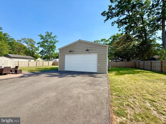 16 E 9TH AVE, Pine Hill, NJ 08021