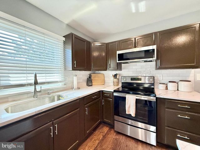 16 E 9TH AVE, Pine Hill, NJ 08021