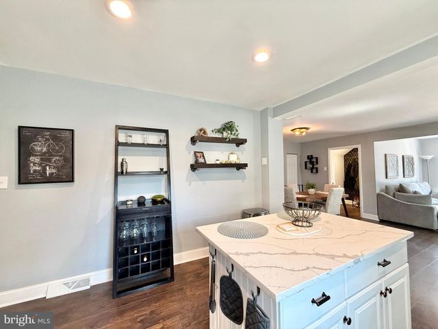16 E 9TH AVE, Pine Hill, NJ 08021